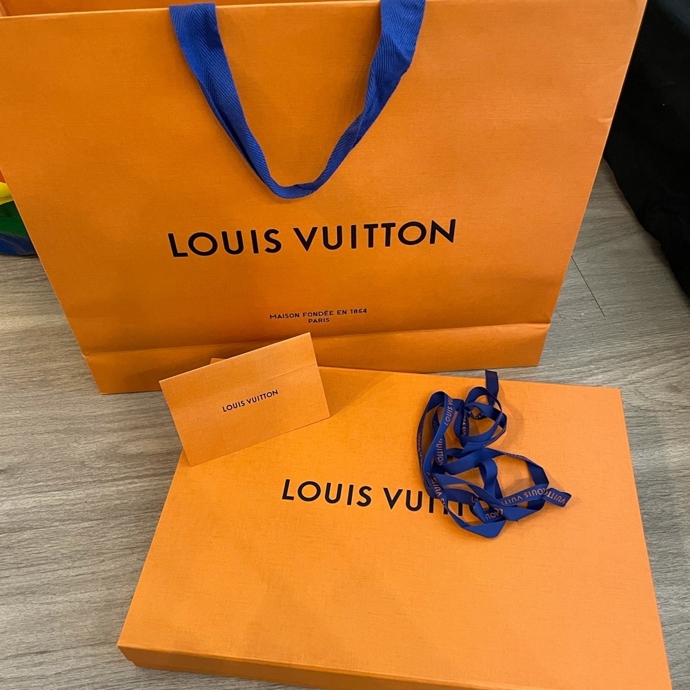 Louis Vuitton shirt box